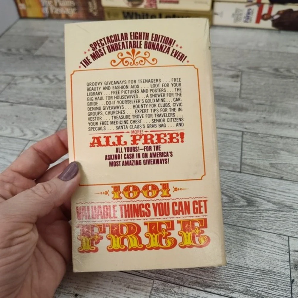 1001 Valuable Things You Can Get For Free Mort Weisinger 1972 Bantam Vintage‎ PB